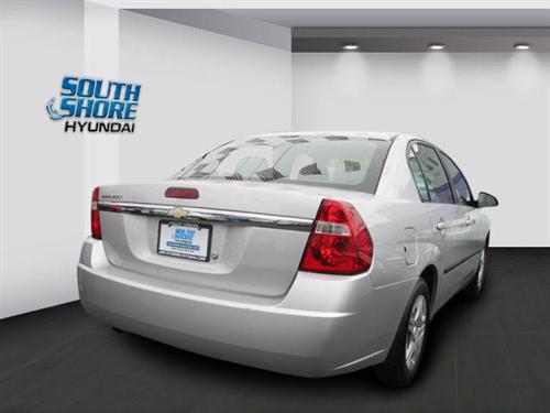 Chevrolet Malibu 2004 photo 2