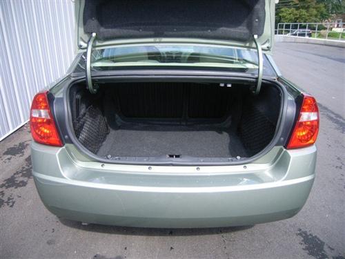 Chevrolet Malibu 2004 photo 1