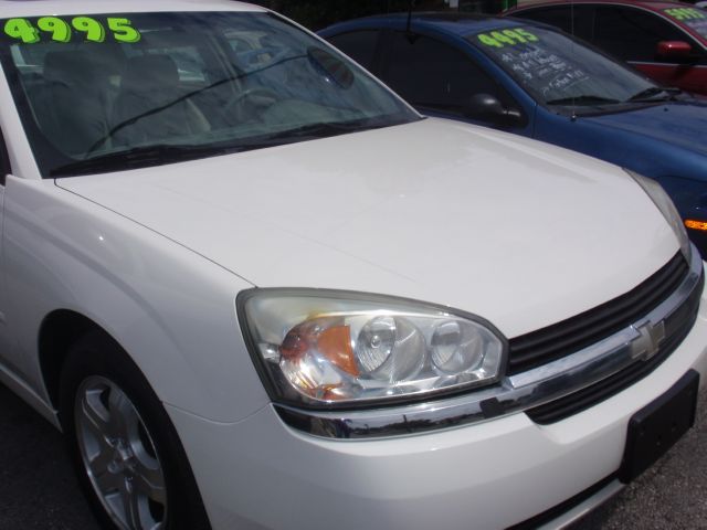 Chevrolet Malibu 2004 photo 2