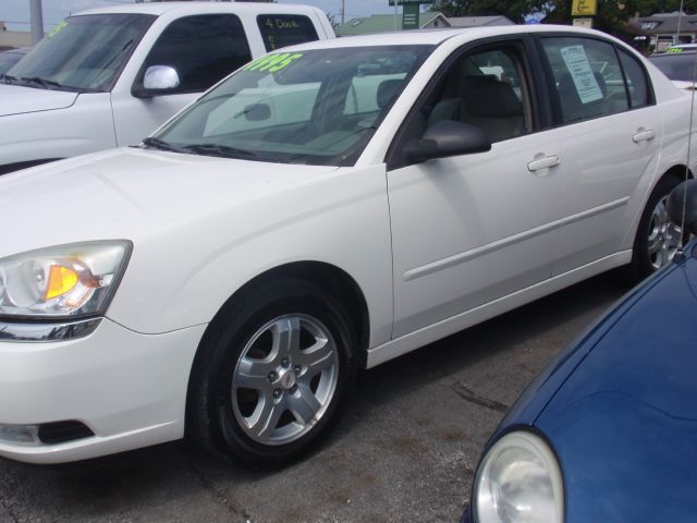Chevrolet Malibu 2004 photo 3