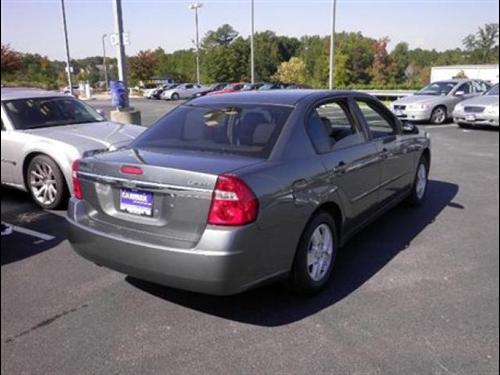 Chevrolet Malibu 2004 photo 2