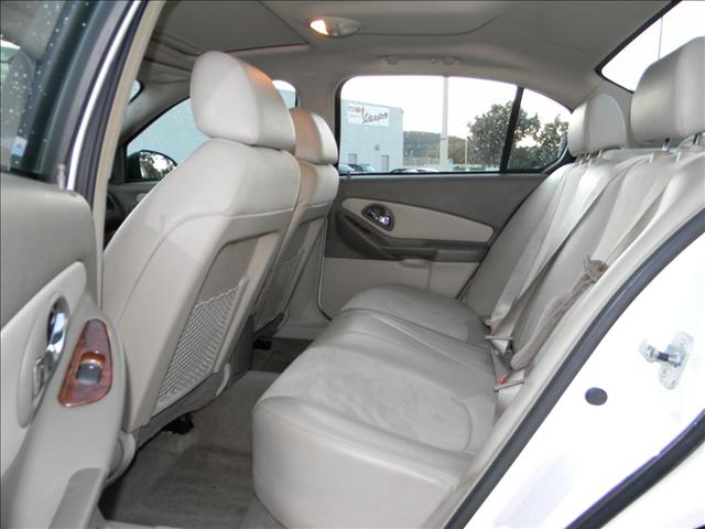 Chevrolet Malibu 2004 photo 2