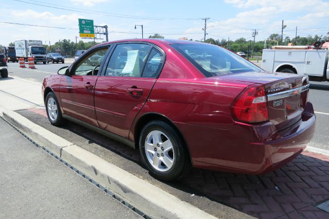 Chevrolet Malibu 2004 photo 2