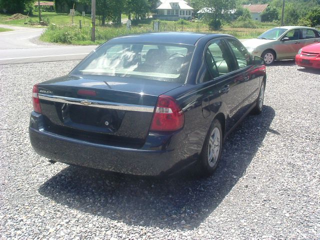 Chevrolet Malibu 2005 photo 2