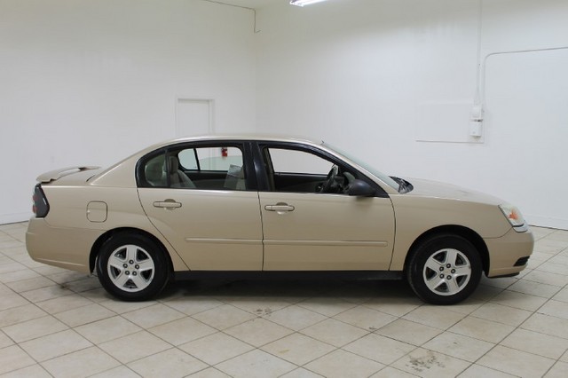 Chevrolet Malibu 2005 photo 2