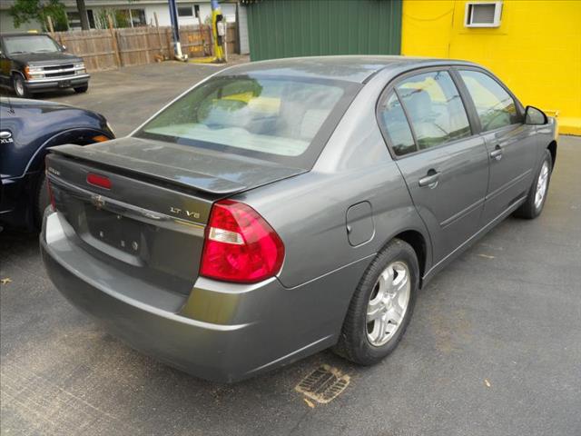Chevrolet Malibu 2005 photo 3