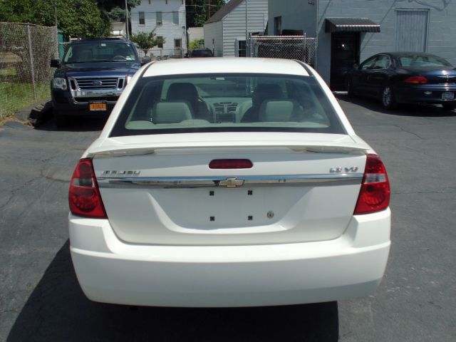Chevrolet Malibu 2005 photo 2