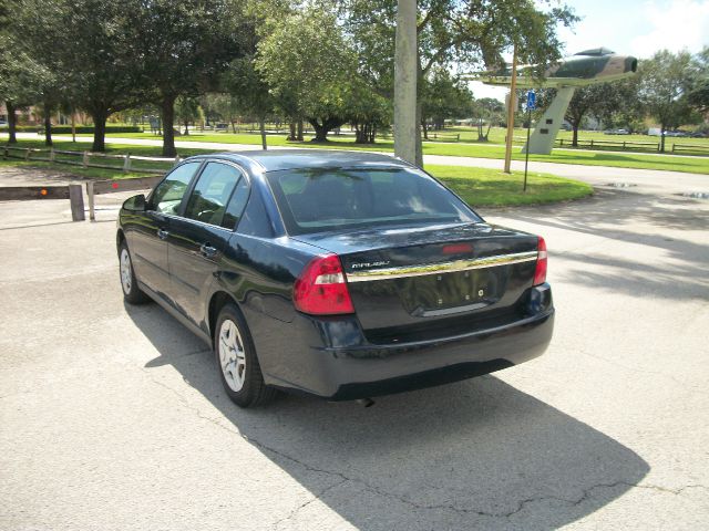 Chevrolet Malibu Base Sedan