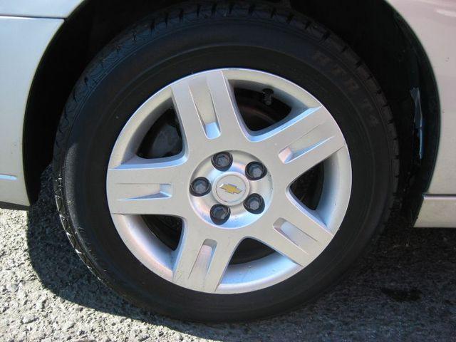 Chevrolet Malibu 2006 photo 2
