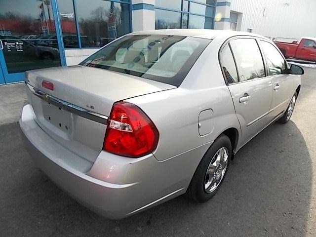 Chevrolet Malibu 2006 photo 2