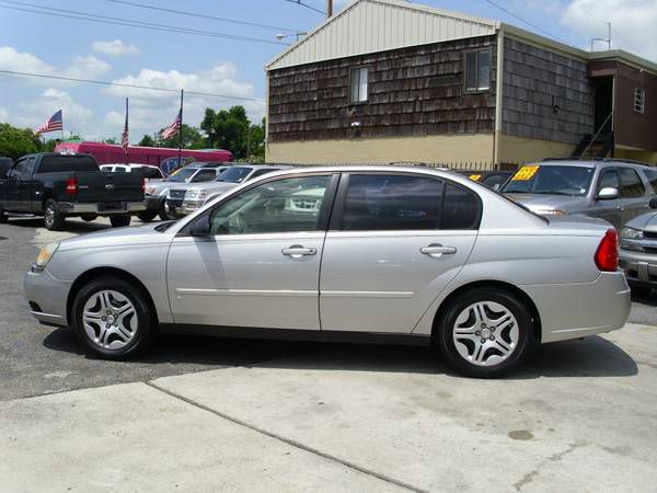 Chevrolet Malibu 2006 photo 2
