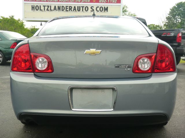 Chevrolet Malibu Blk Ext With Silver Trin Sedan