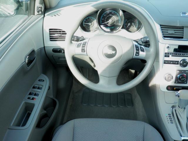Chevrolet Malibu 2009 photo 2