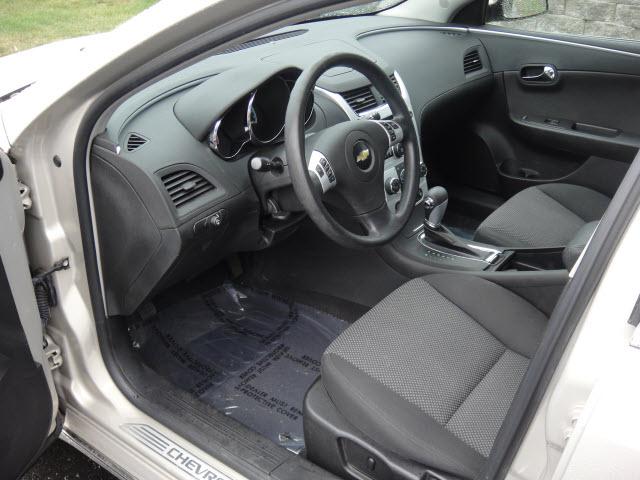 Chevrolet Malibu 2009 photo 2