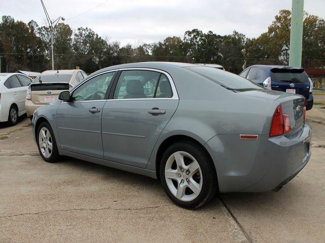 Chevrolet Malibu 2009 photo 2