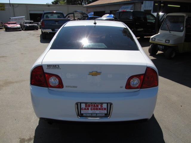 Chevrolet Malibu 2009 photo 2