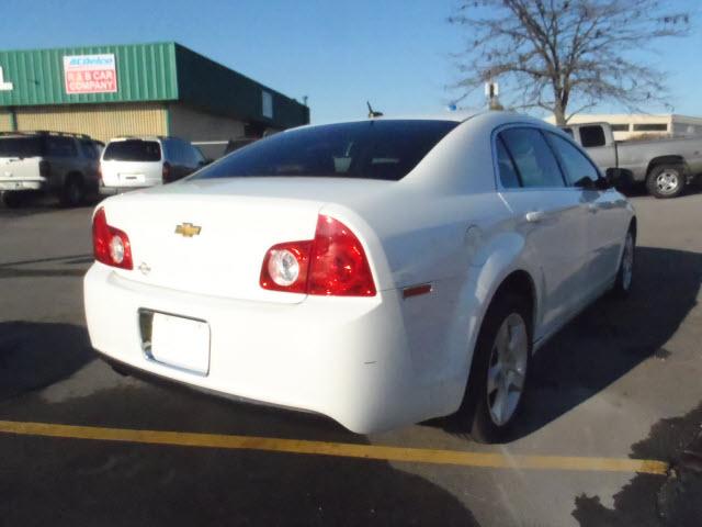 Chevrolet Malibu 2009 photo 2
