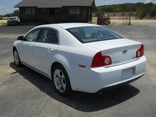 Chevrolet Malibu 2010 photo 3