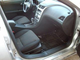 Chevrolet Malibu 2010 photo 3