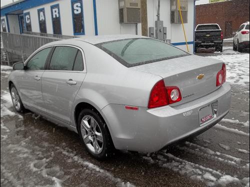 Chevrolet Malibu 2010 photo 1