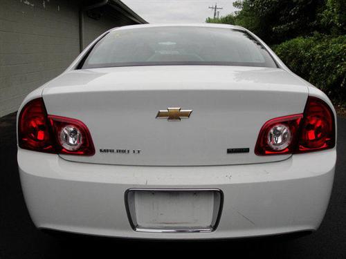 Chevrolet Malibu 2010 photo 2