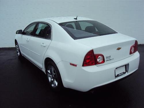 Chevrolet Malibu 2010 photo 3