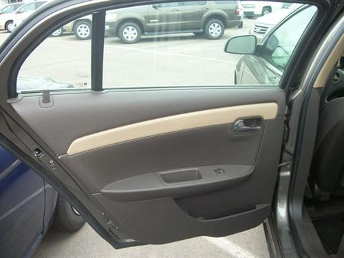 Chevrolet Malibu 2010 photo 3