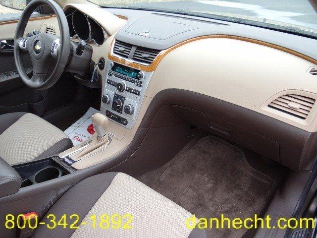 Chevrolet Malibu 2010 photo 3
