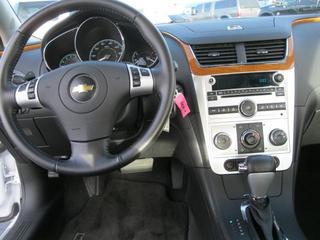 Chevrolet Malibu 2010 photo 2