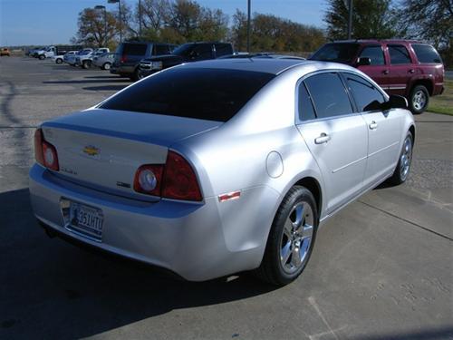 Chevrolet Malibu 2010 photo 3