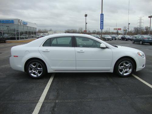 Chevrolet Malibu 2010 photo 2