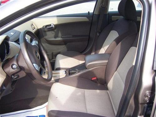 Chevrolet Malibu 2010 photo 2