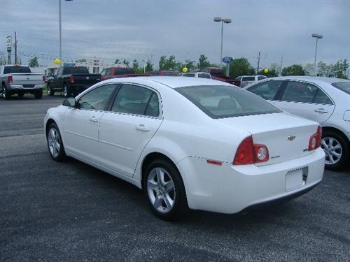Chevrolet Malibu 2010 photo 2
