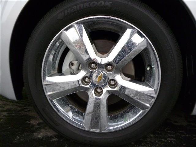 Chevrolet Malibu 2010 photo 2