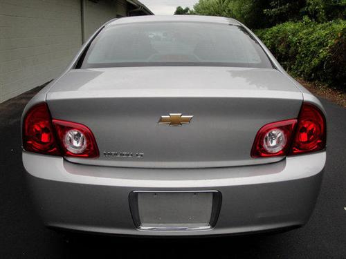 Chevrolet Malibu 2010 photo 2