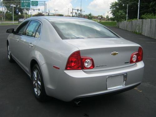 Chevrolet Malibu 2010 photo 2