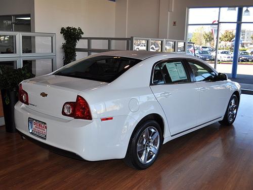 Chevrolet Malibu 2010 photo 2