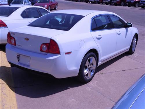 Chevrolet Malibu 2010 photo 2