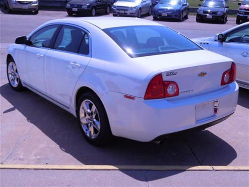 Chevrolet Malibu 2010 photo 3