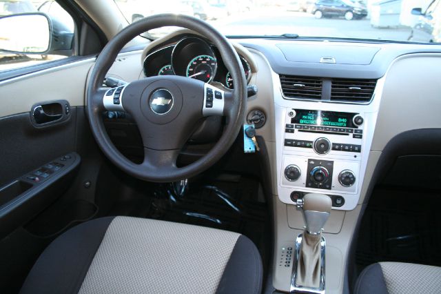 Chevrolet Malibu 2010 photo 2