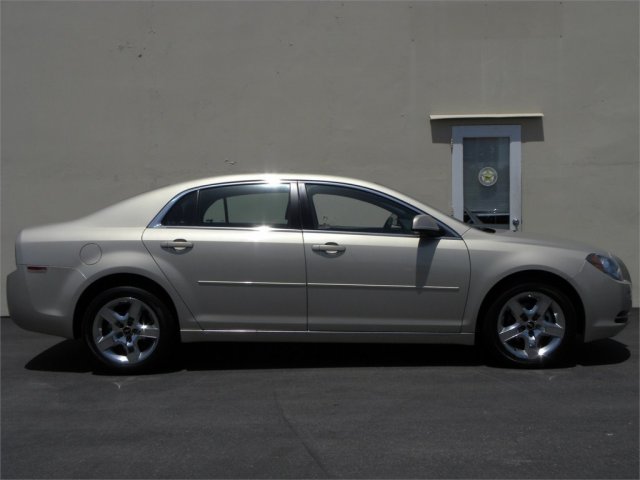 Chevrolet Malibu 2010 photo 2
