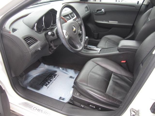 Chevrolet Malibu 2010 photo 3