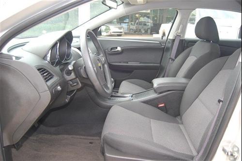 Chevrolet Malibu 2010 photo 3