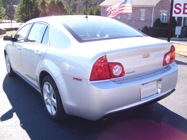 Chevrolet Malibu 2010 photo 2