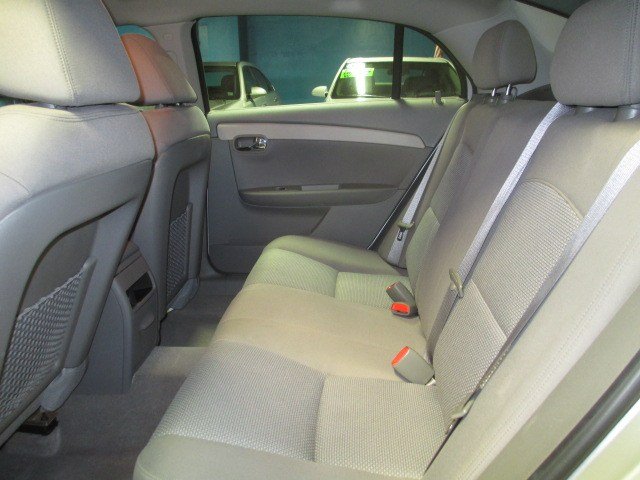 Chevrolet Malibu 2010 photo 2