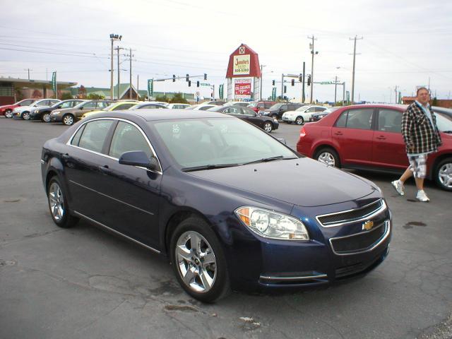 Chevrolet Malibu 2010 photo 2