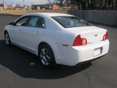 Chevrolet Malibu 2010 photo 2