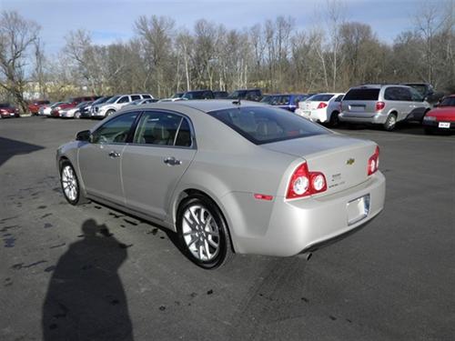 Chevrolet Malibu 2010 photo 2