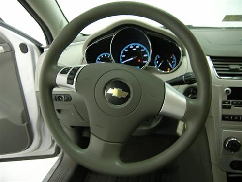 Chevrolet Malibu 2010 photo 2