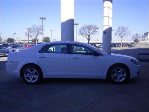 Chevrolet Malibu 2010 photo 3
